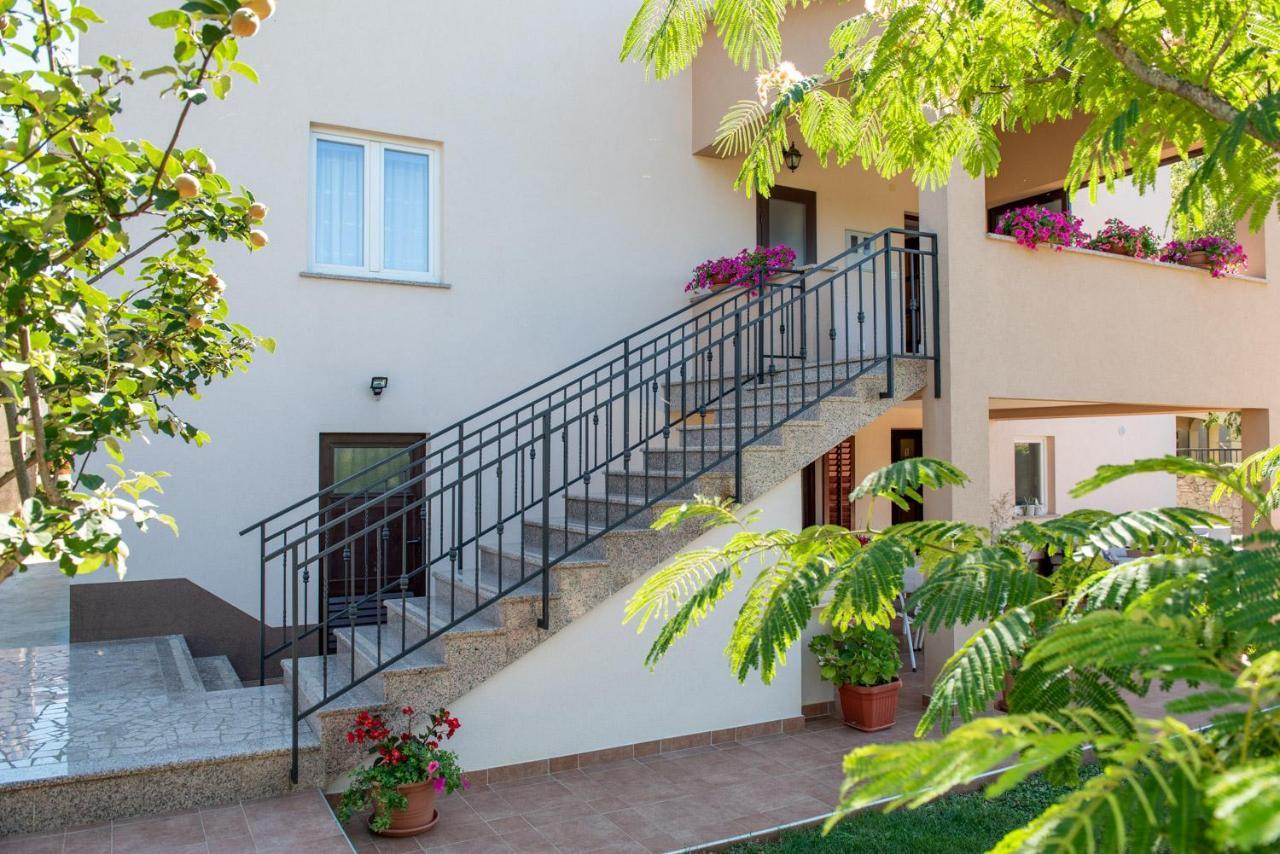 Apartmani Antonija Vozilici Exterior photo